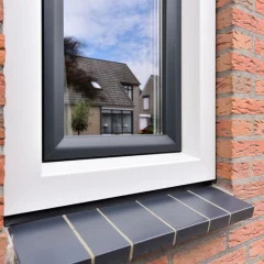 Woning | kunststof kozijnen, voor en achterdeur | Antraciet houtnerf